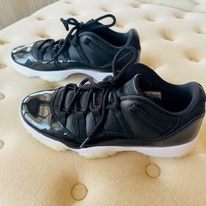 Air Jordon 11 Retro Low Size 11 Like New